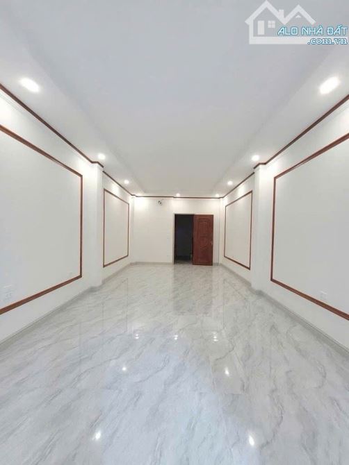 VIP CẦU GIẤY PHÂN LÔ OTO TRÁNH KINH DOANH ĐỈNH