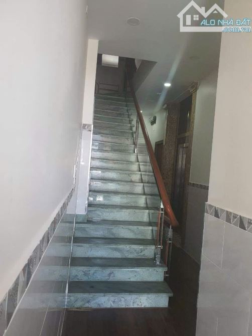 Mặt Tiền Trần Bá Giao - CHDV 11PN- Ngang 6,5m- nở hậu 6,8m - 2