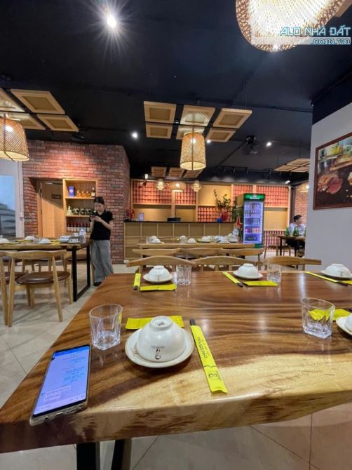 MẶT PHỐ VIP TRẦN KIM XUYẾN – DIỆN TÍCH 152M2 - MẶT TIỀN 8.8M – 2 THOÁNG - 5TẦNG - 116.5 TỶ