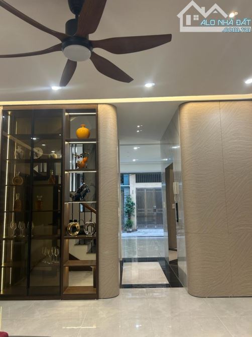 HOA HẬU PHỐ GIẢI PHÓNG 75Mx5T-LÔ GÓC-THANG MÁY-KD VĂN PHÒNG-Ô TÔ VÀO NHÀ-GIÁ 19.8 TỶ