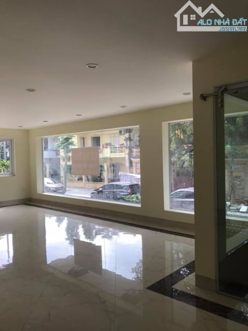 Bán nhà riêng mặt phố Phù Đổng Thiên Vương, 152m2, 4 tầng, MT 7,2m, 115 tỷ