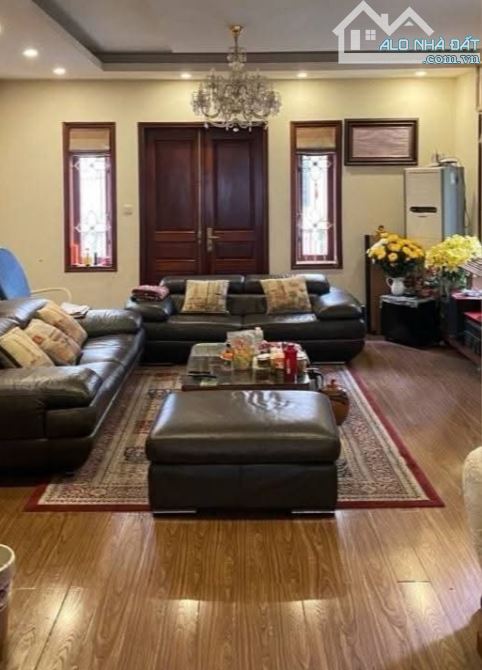 BÁN NHÀ LẠC LONG QUÂN 73m2 SỔ × 4T. NHÀ DÂN XÂY - 2 Ô TÔ TRÁNH ĐỖ - CỰC GẦN MẶT PHỐ