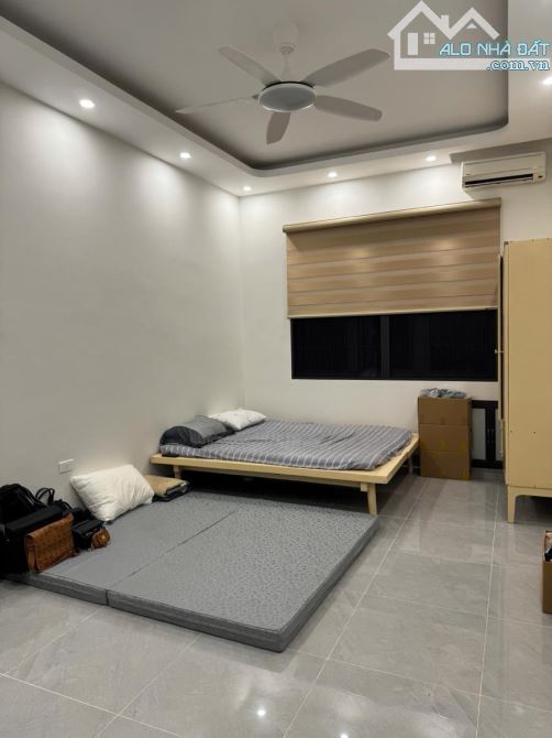 Hiếm Lạc Long Quân Cầu Giấy - Nhà Đẹp Oto Đỗ Cửa,Vài Bước Ra Hồ Tây - 38m 4 tầng Nhỉnh 8tỷ