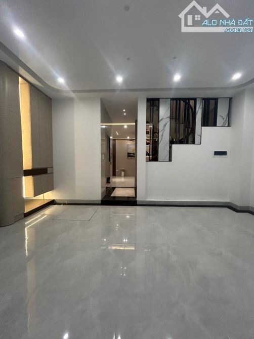 HOA HẬU PHỐ GIẢI PHÓNG 75Mx5T-LÔ GÓC-THANG MÁY-KD VĂN PHÒNG-Ô TÔ VÀO NHÀ-GIÁ 19.8 TỶ