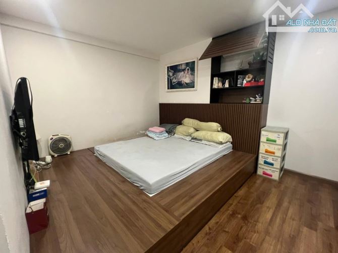 Bán nhà chung cư Vĩnh Hoàng, Đền Lừ, Hoàng Mai, 65m2 giá chỉ 4.95 tỷ.