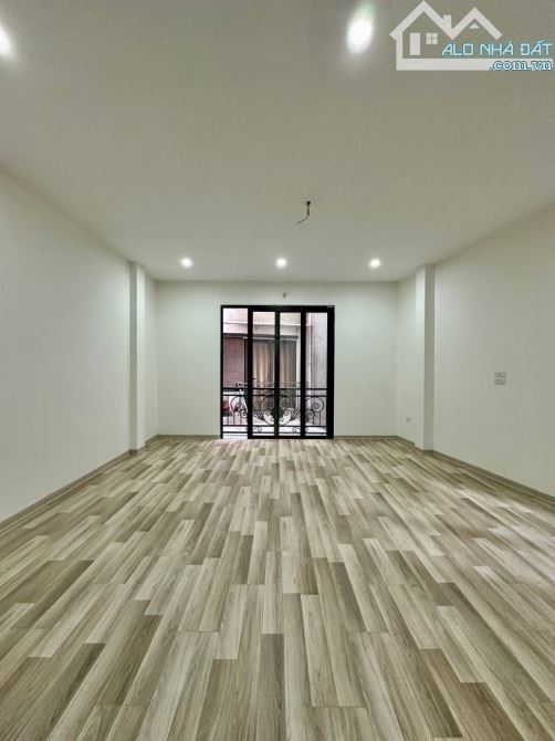 Sát Lò Đúc-5 tầng thang máy,lô góc thoáng-45m2-12 tỷ 6