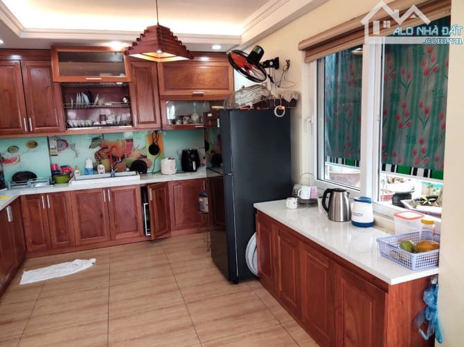 Bán nhà riêng mặt phố Phù Đổng Thiên Vương, 152m2, 4 tầng, MT 7,2m, 115 tỷ