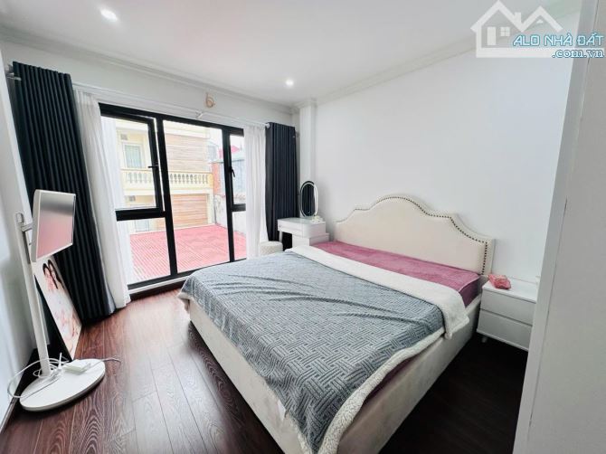 Hót Bán Nhà Lạc Long Quân - Nhà Đẹp Full Nội Thất,Oto Đỗ Cửa - 45m 5 Tầng Nhỉnh 14 Tỷ