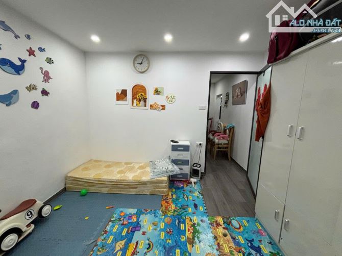 Giá rẻ! phải thật nhanh tập thể Nghĩa Tân, Cầu Giấy, T2, ô tô, 60m2 2pn chỉ 4,18 tỷ