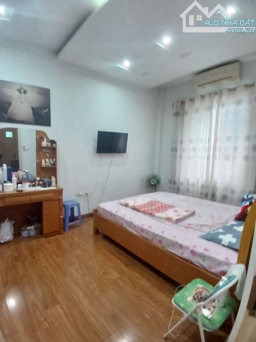 BÁN NHÀ PHỐ TRUNG LIỆT ĐỐNG ĐA GẦN OTO TRÁNH TRƯỚC NHÀ THOÁNG RỘNG DÂN XÂY CHẮC CHẮN