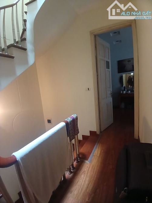 BÁN NHÀ PHỐ TRUNG LIỆT ĐỐNG ĐA GẦN OTO TRÁNH TRƯỚC NHÀ THOÁNG RỘNG DÂN XÂY CHẮC CHẮN