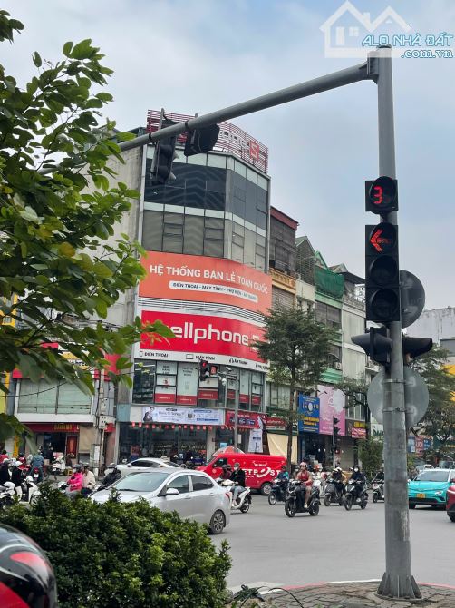 Bán Gấp Căn Góc mặt phố Trần Thái Tông, Cầu Giấy, Hai mặt Phố 6 Tầng thang máy 220m 140 tỷ