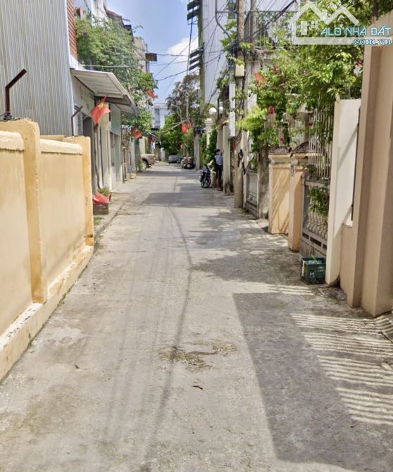 BÁN ĐẤT KIỆT Ô TÔ TRÁNH NHAU PHƯỜNG TRƯỜNG AN, TP HUẾ