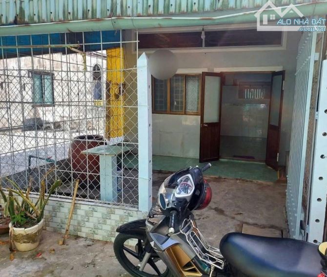 590 triệu buông sổ căn cấp 4 ngay Bệnh Viện Xuyên Á, Củ CHi, 5x15m, SHR