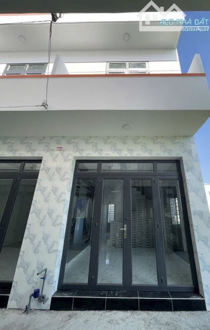 Nhà Mới 1 Lầu 4 x 10m Ngay Ngã Ba Tân Kim , 2PN 2WC Full Nội Thất. Sổ Hồng Riêng