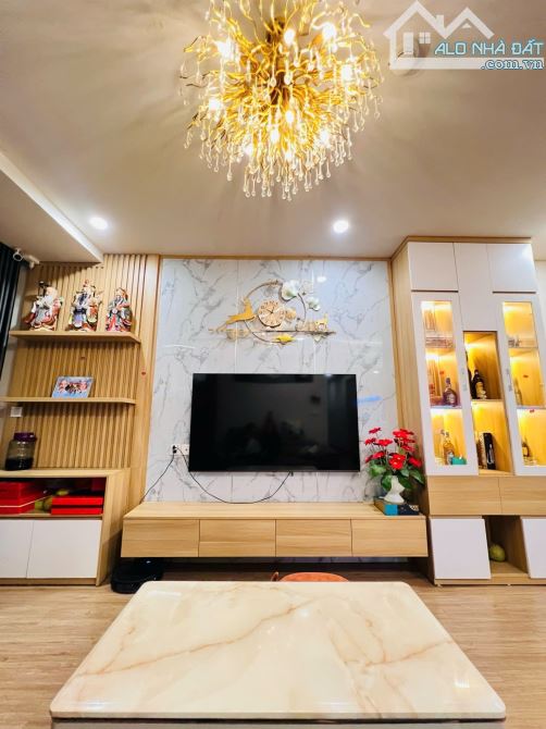 GĐ cần bán CHCC 128m 3N+1 tại Skypark, Cầu Giấy căn góc 2 ban công, full nội thất, 15 tỷ