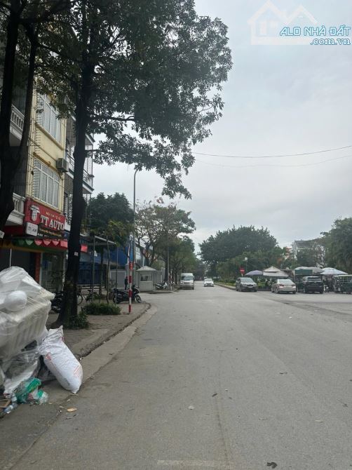 Mặt phố Nguyễn Cảnh Dị KĐT Đại Kim diện tích 56m2, 5 tầng, view đẹp vỉa hè rộng, hơn 29 tỷ