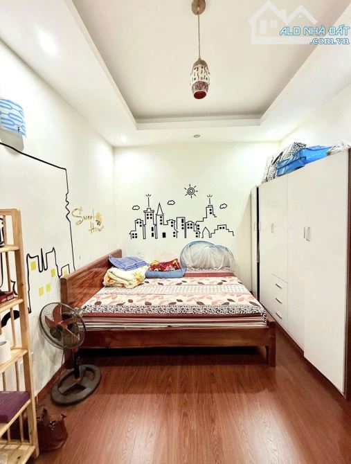 Cạnh Trương Định-sát mặt phố,dân trí tốt-37m-7 tỷ 989