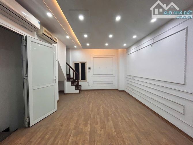 MẶT PHỐ KIM MÃ HIẾM – LÔ GÓC BA THOÁNG – VỈA HÈ RỘNG – 5 TẦNG 1 HẦM – GIÁ TỐT