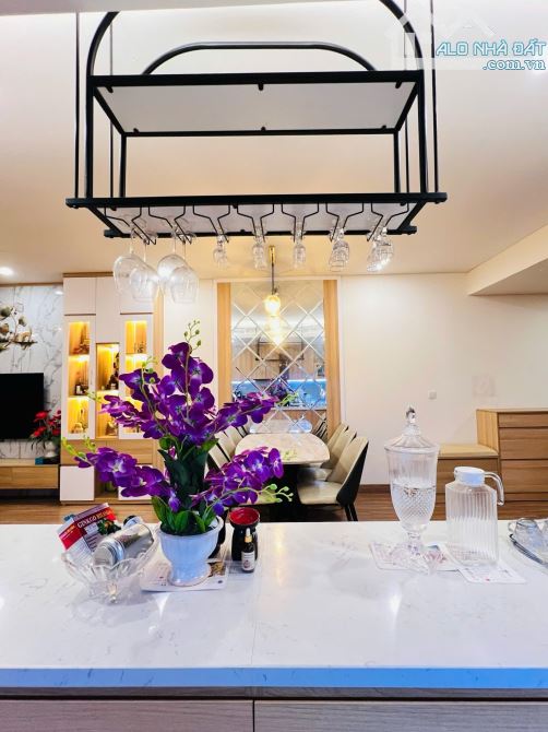 GĐ cần bán CHCC 128m 3N+1 tại Skypark, Cầu Giấy căn góc 2 ban công, full nội thất, 15 tỷ