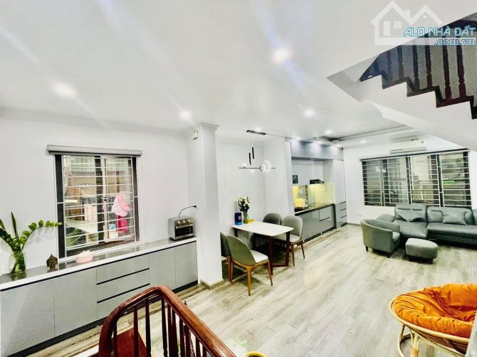 KHƯƠNG ĐÌNH - 15m RA Ô TÔ TRÁNH ĐỖ - 43m2 5 TẦNG 4,3m MT - NHÀ ĐẸP - CHỈ HƠN 8 TỶ