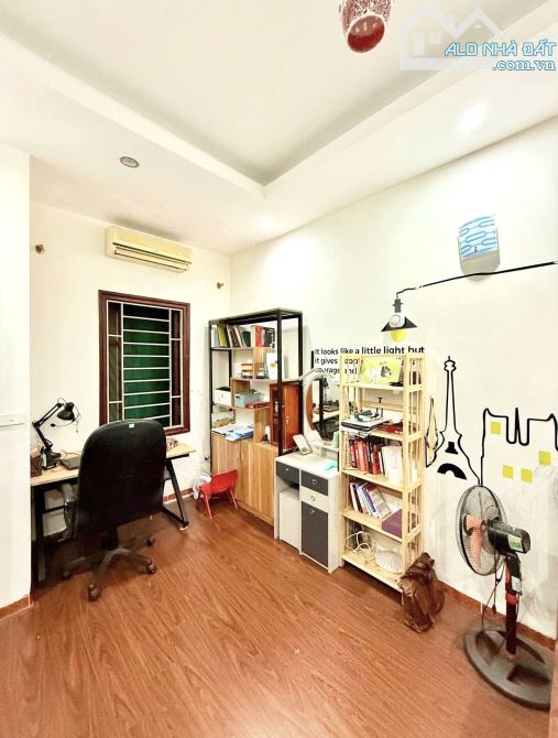 Cạnh Trương Định-sát mặt phố,dân trí tốt-37m-7 tỷ 989