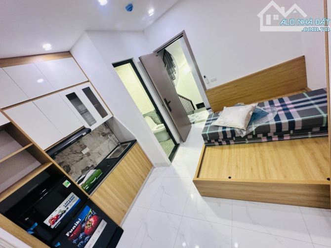 Căn CCMN trung tâm Hai Bà Trưng, thang máy xịn, 11 phòng khép kín full đồ, ngõ thông rộng