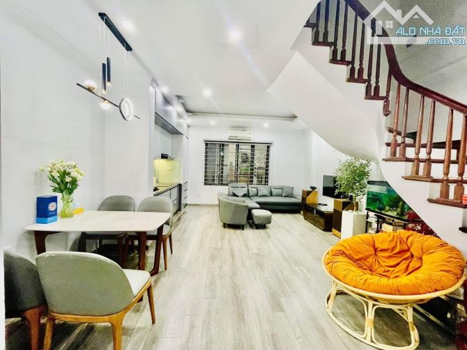 KHƯƠNG ĐÌNH - 15m RA Ô TÔ TRÁNH ĐỖ - 43m2 5 TẦNG 4,3m MT - NHÀ ĐẸP - CHỈ HƠN 8 TỶ