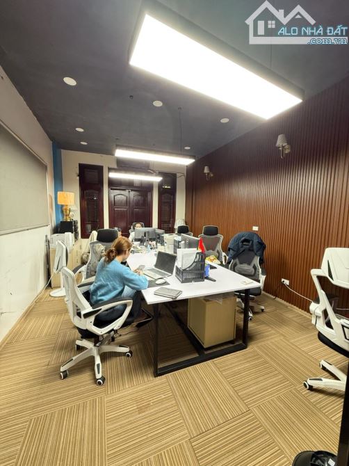 Mặt phố Nguyễn Cảnh Dị KĐT Đại Kim diện tích 56m2, 5 tầng, view đẹp vỉa hè rộng, hơn 29 tỷ