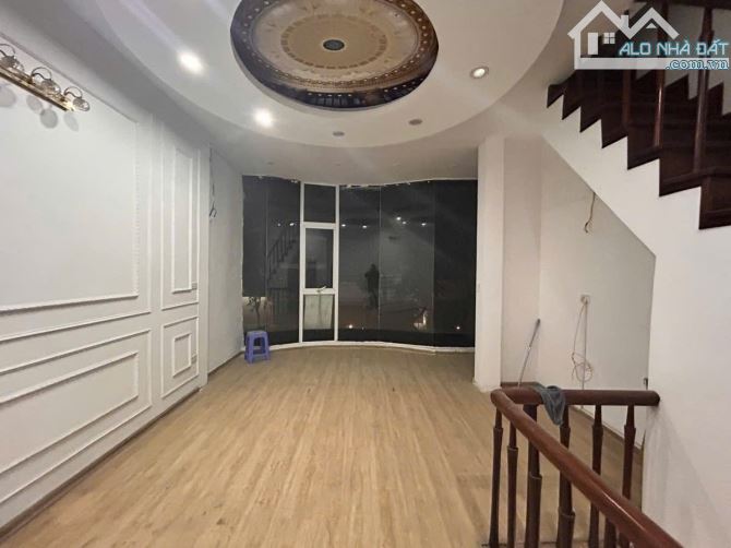 MẶT PHỐ KIM MÃ HIẾM – LÔ GÓC BA THOÁNG – VỈA HÈ RỘNG – 5 TẦNG 1 HẦM – GIÁ TỐT