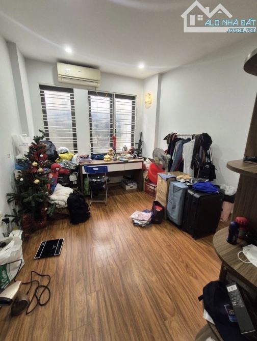 Trương Định-ngõ ba gác đỗ,5 phòng-45m2-9 tỷ 5