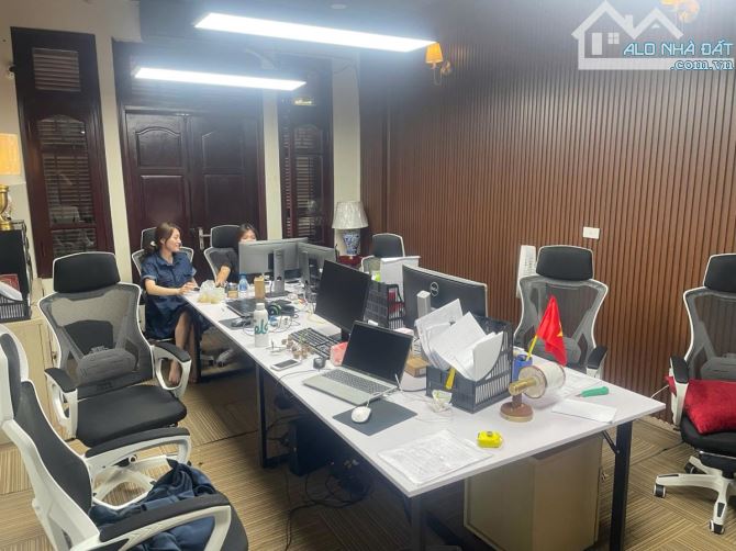 Mặt phố Nguyễn Cảnh Dị KĐT Đại Kim diện tích 56m2, 5 tầng, view đẹp vỉa hè rộng, hơn 29 tỷ