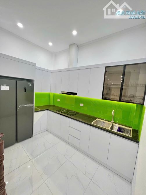 Nhà phố Minh Khai - 5 tầng gần oto - Ngõ thông ba gác tránh - Hàng xóm Times city