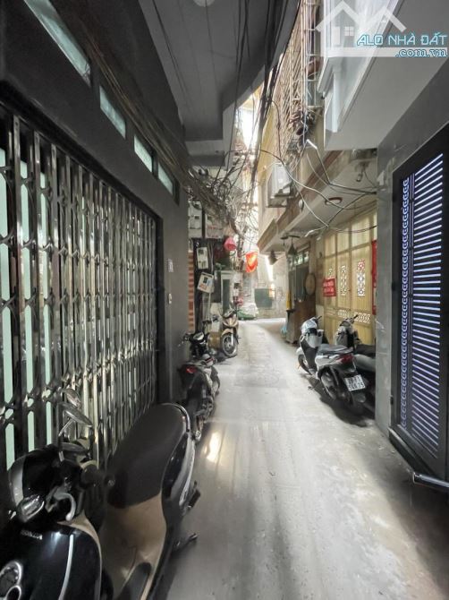 Căn CCMN trung tâm Hai Bà Trưng, thang máy xịn, 11 phòng khép kín full đồ, ngõ thông rộng