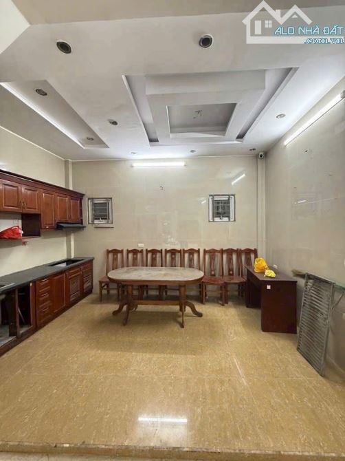 CHÍNH CHỦ BÁN NHÀ LĨNH NAM HOÀNG MAI 46M x 5 TẦNG x MT 5M GARA Ô TÔ