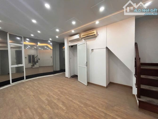 MẶT PHỐ KIM MÃ HIẾM – LÔ GÓC BA THOÁNG – VỈA HÈ RỘNG – 5 TẦNG 1 HẦM – GIÁ TỐT