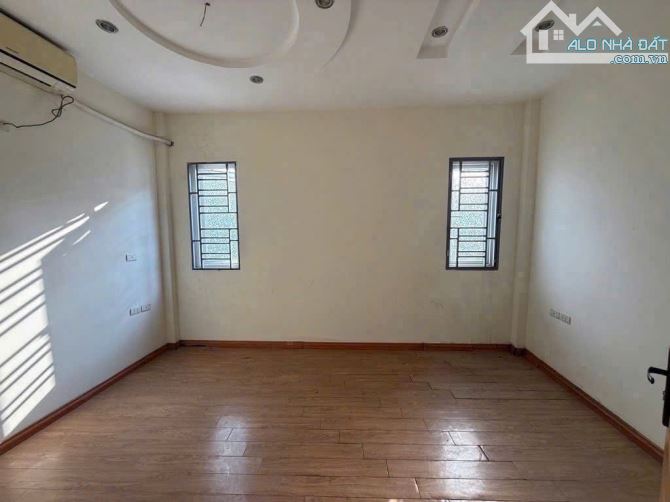 CHÍNH CHỦ BÁN NHÀ LĨNH NAM HOÀNG MAI 46M x 5 TẦNG x MT 5M GARA Ô TÔ