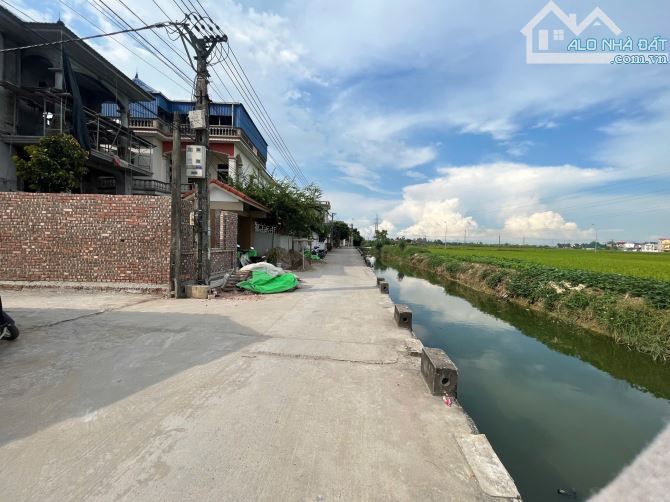 Bán đất Yên Nho- Gia Đông - Thuận Thành đường ô tô giá chỉ 2 tỷ 150triệu