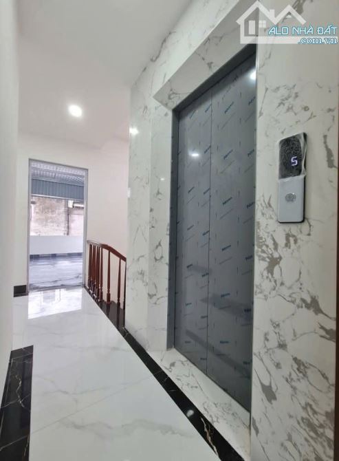 CHỈ 220 TRIỆU/1M CẢ TOÀ NHÀ 5 TẦNG CÓ THANG MÁY MỚI TINH TẠI HAI BÀ TRƯNG, HÀ NỘI.