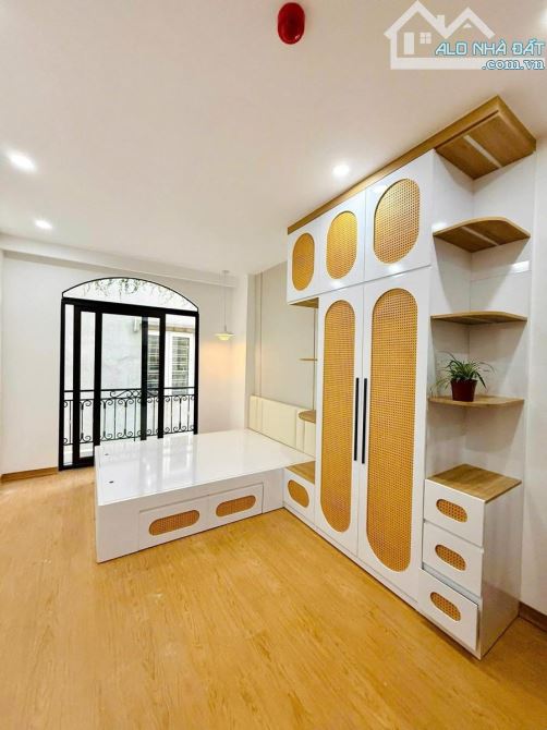 Bán nhà Nguyễn Đức Cảnh, Lương Khánh Thiện, 40m2 x 6 tầng, Dòng tiền 45tr/tháng, Giá: 12.3