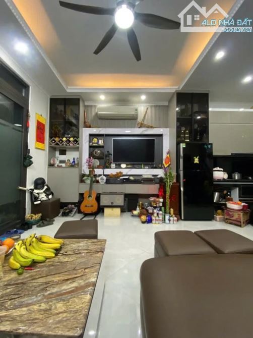 Bán Nhà đẹp về ở ngay Yên Hoà, cách oto 20m, 30m, 5 tầng, giá 9,8 tỷ