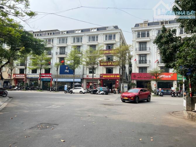 Bán Đất Xuân La 55m-oto gần- ở hay xây chung cư 7 tầng thang máy thì tuyệt vời