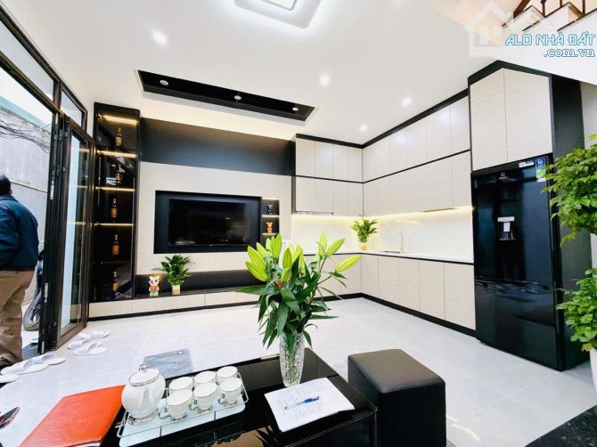 Bán nhà đẹp Minh Khai , Hai Bà Trưng. 28m 4 tầng , MT 4,8m , Vuông đẹp , giá 6 tỷ