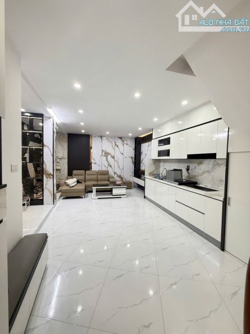 Chính chủ bán nhà Trần Khát Chân nhà 40m2 5 tầng 3 ngủ nói không với Quy Hoạch