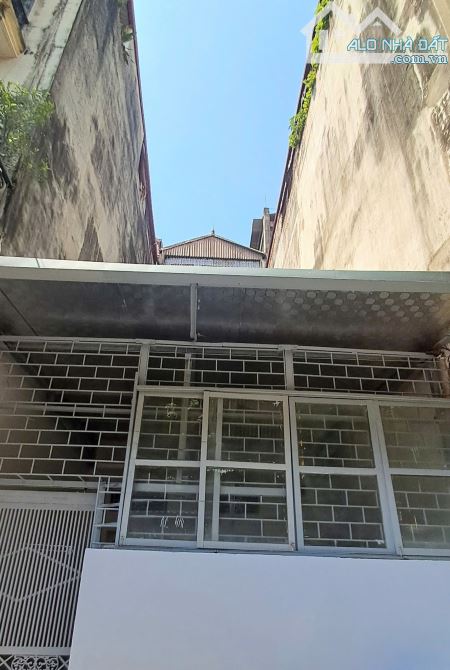 Bán đất tặng nhà 3 tầng DƯƠNG KHUÊ. Ngõ 5m, oto vào. Thửa đất đẹp. Gần phố.