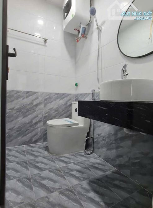 CHỈ 220 TRIỆU/1M CẢ TOÀ NHÀ 5 TẦNG CÓ THANG MÁY MỚI TINH TẠI HAI BÀ TRƯNG, HÀ NỘI.