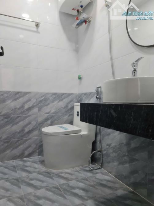 CHỈ 220 TRIỆU/1M CẢ TOÀ NHÀ 5 TẦNG CÓ THANG MÁY MỚI TINH TẠI HAI BÀ TRƯNG, HÀ NỘI.