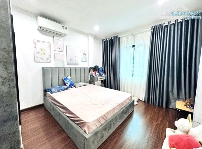 Cạnh Tân Mai-45m2-gần oto tránh,an ninh tốt-9 tỷ 5