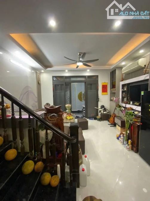 Bán Nhà đẹp về ở ngay Yên Hoà, cách oto 20m, 30m, 5 tầng, giá 9,8 tỷ