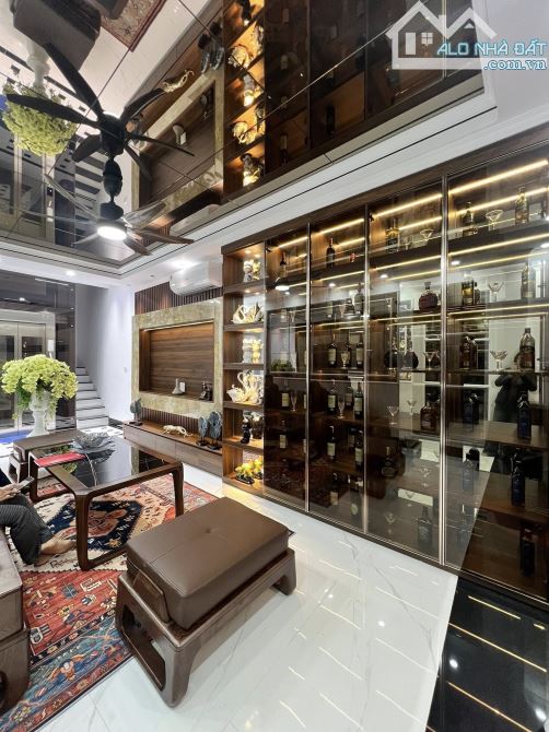 Bán nhà riêng Ngõ 44 Trần Thái Tông, 50m2, 5 tầng, 2 thoáng, 20m ra ô tô, nhỉnh 13 tỷ